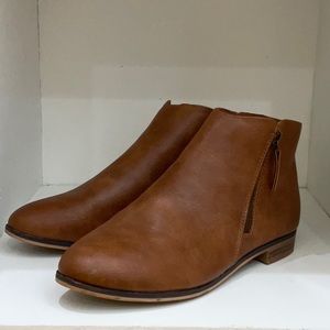 Selling Brown Cat & Jack Boots